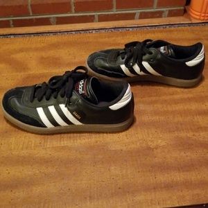 Women size 6.5 Adidas Samba shoes